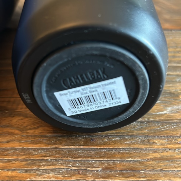 Lot of 2 NWT Camelbak Water Bottles with Straw - Picture 3 of 6